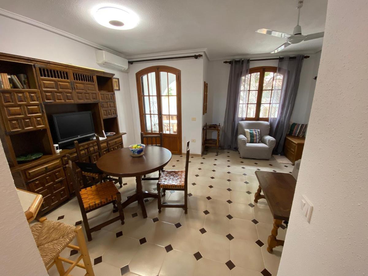 Orihuela Costa 2-Bedroom 1-Bath Renovated Vacation Rental On La Zenia Beach ภายนอก รูปภาพ